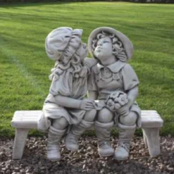 Border Stoneware Kissing Boy & Girl On Bench